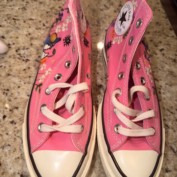 Converse Pink High-Tops with Floral and Animal Embroidery - Picture 6 of 6